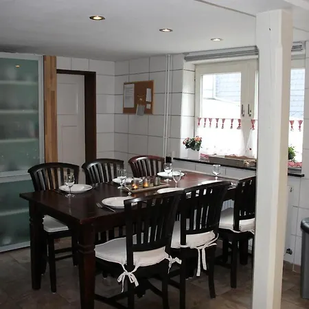 Fuer 12 Personen Sauna Garten Garage Hund