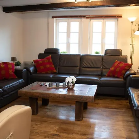 Fuer 12 Personen Sauna Garten Garage Hund 度假居 *