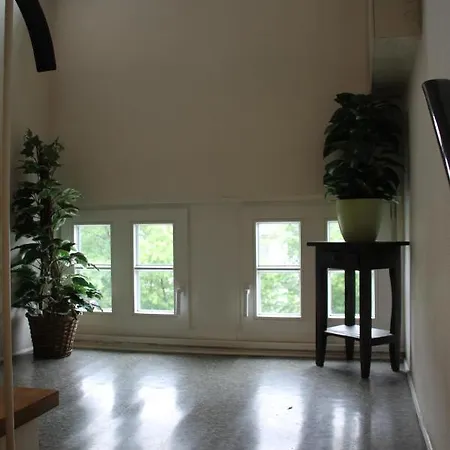 Fuer 12 Personen Sauna Garten Garage Hund