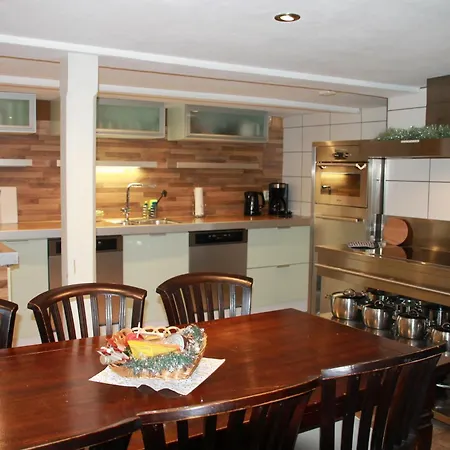 Holiday home Fuer 12 Personen Sauna Garten Garage Hund